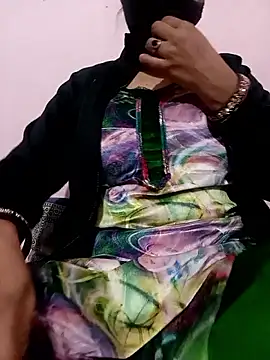 Snapshot of Mahi_Baby25 chatting on December 22, 3:53 pm Mahi Baby25 online show from December 22, 3:53 pm