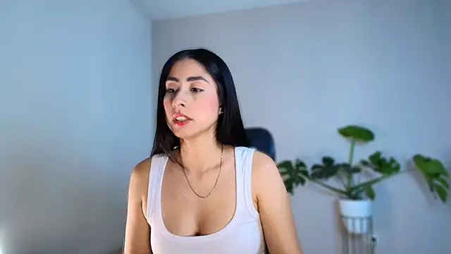 auroracaruso11 online show from March 21, 7:17 pm