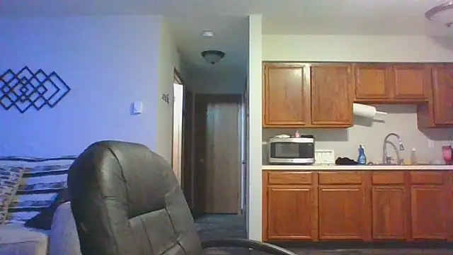 Snapshot of Stayinalive1992 chatting on January 20, 4:32 am Stayinalive1992 online show from January 20, 4:32 am