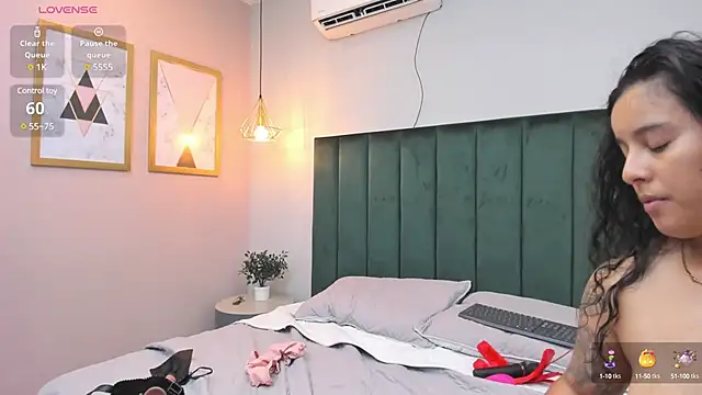 Dilan y Mia online show from December 6, 5:11 pm