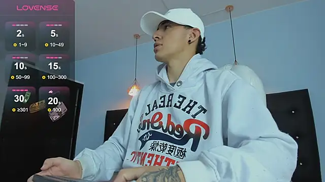 Lobo 17  online show from November 7, 3:39 am