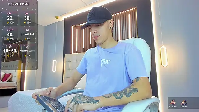 Lobo 17  online show from March 14, 3:34 am