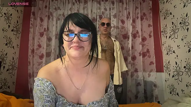 Snapshot of StellarTeam chatting on October 3, 10:51 pm StellarTeam online show from October 3, 10:51 pm