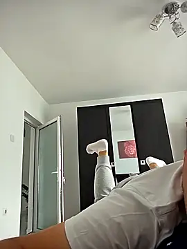 Snapshot of KarlosCarutox chatting on September 13, 1:00 pm KarlosCarutox online show from September 13, 1:00 pm