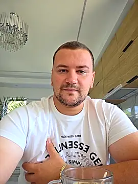 Snapshot of KarlosCarutox chatting on September 14, 10:25 am KarlosCarutox online show from September 14, 10:25 am