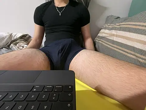 Snapshot of sweetspider35 chatting on January 26, 7:52 pm sweetspider35 online show from January 26, 7:52 pm