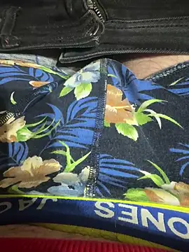 Snapshot of HAPPYKYLI chatting on December 23, 9:29 pm HAPPYKYLI online show from December 23, 9:29 pm