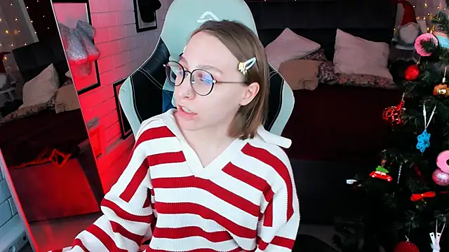 AphexQueen online show from December 17, 4:21 pm