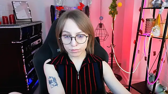 AphexQueen online show from December 19, 1:07 pm