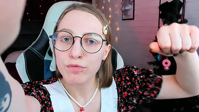 AphexQueen online show from December 20, 4:14 pm