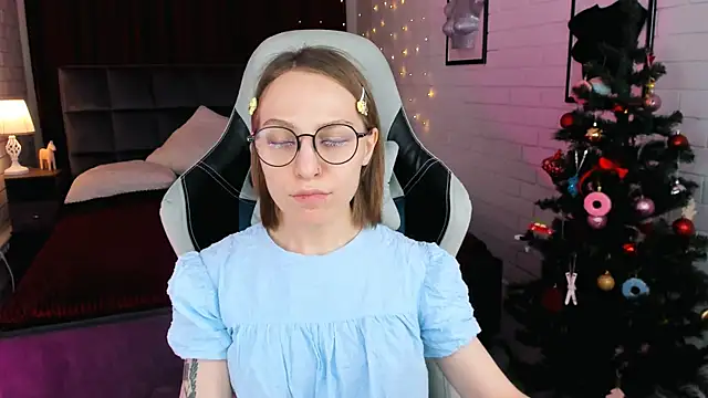 AphexQueen online show from December 21, 1:10 pm