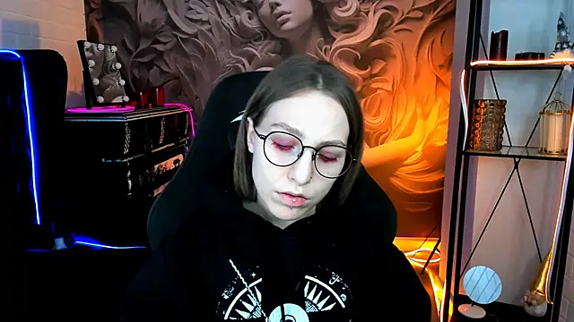 AphexQueen online show from February 3, 1:08 pm