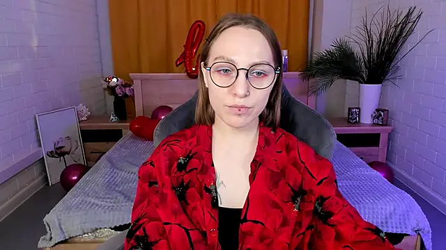 AphexQueen online show from February 12, 4:11 pm