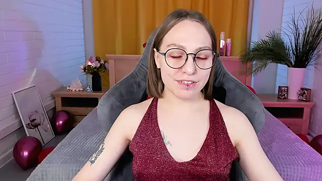 AphexQueen online show from February 15, 12:11 pm