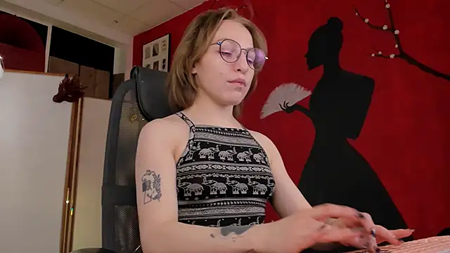 AphexQueen online show from February 18, 12:28 pm