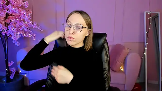 AphexQueen online show from February 21, 1:11 pm