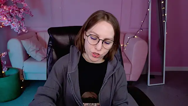 AphexQueen online show from February 28, 4:10 pm