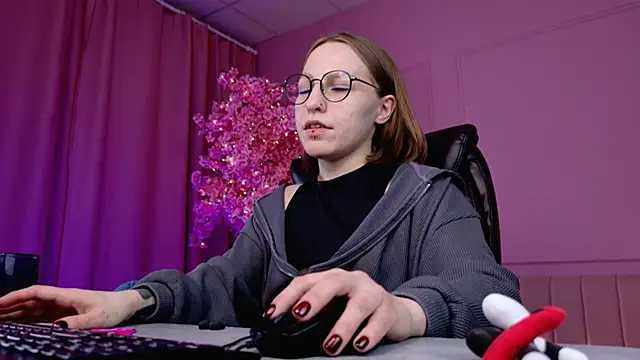 AphexQueen online show from February 28, 7:14 pm