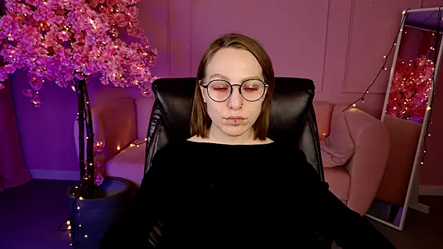 AphexQueen online show from March 7, 7:27 pm