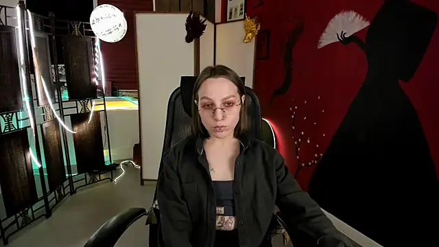 AphexQueen online show from March 8, 1:03 pm