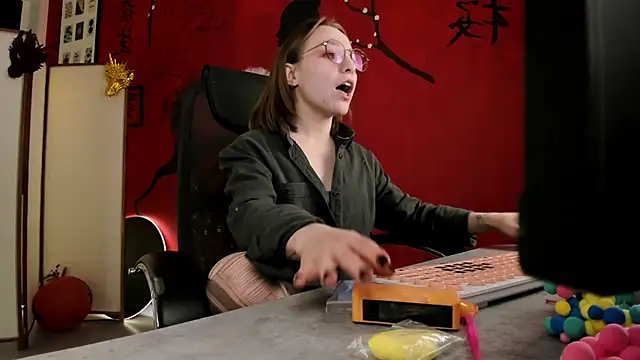 AphexQueen online show from March 8, 7:20 pm