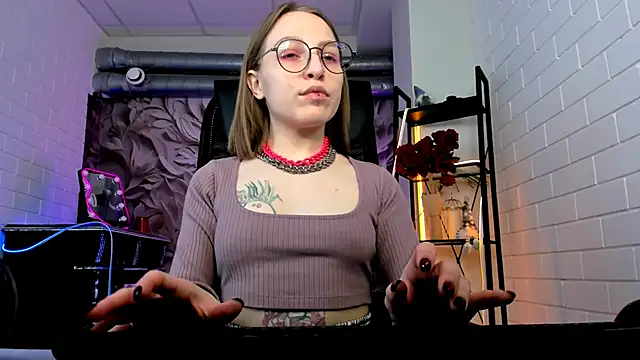 AphexQueen online show from March 17, 9:12 am