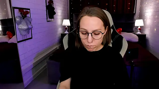 AphexQueen online show from March 21, 7:35 pm