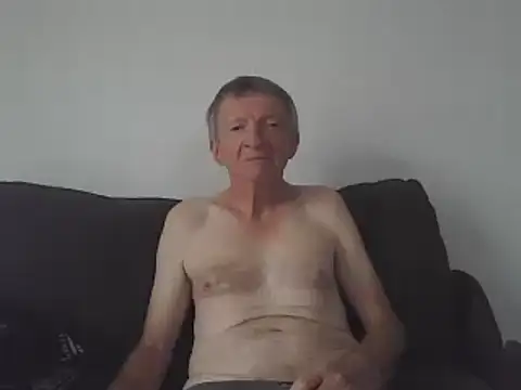 Snapshot of naturiste974 chatting on March 15, 8:26 am naturiste974 online show from March 15, 8:26 am