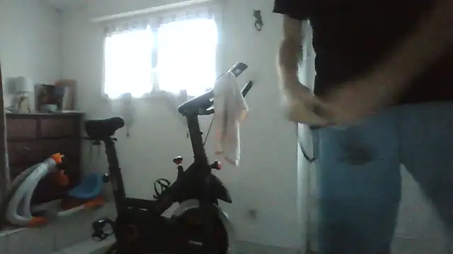 Snapshot of naturiste974 chatting on November 18, 7:13 am naturiste974 online show from November 18, 7:13 am