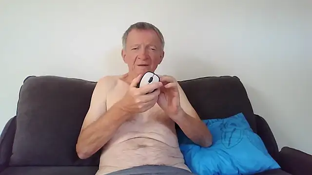 Snapshot of naturiste974 chatting on January 17, 8:08 am naturiste974 online show from January 17, 8:08 am