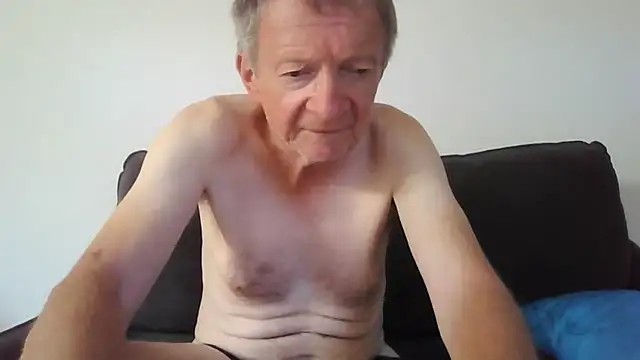 Snapshot of naturiste974 chatting on February 10, 9:02 am naturiste974 online show from February 10, 9:02 am