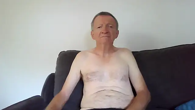 Snapshot of naturiste974 chatting on February 27, 8:03 am naturiste974 online show from February 27, 8:03 am