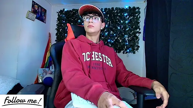 twink sebas  online show from January 11, 2:15 pm