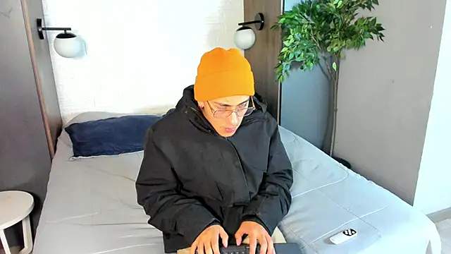 Andy Joy  online show from March 6, 10:56 am