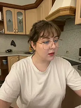 Snapshot of cinnabon_ chatting on December 1, 5:24 pm cinnabon online show from December 1, 5:24 pm