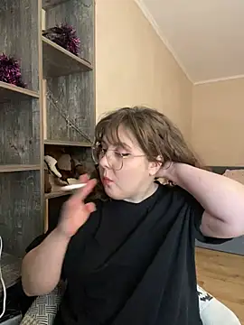 Snapshot of cinnabon_ chatting on December 24, 12:22 pm cinnabon online show from December 24, 12:22 pm