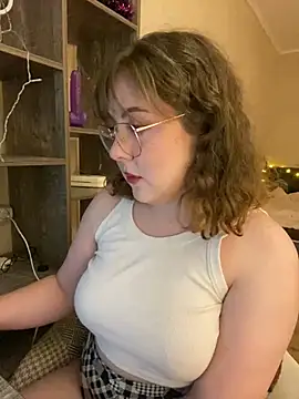 Snapshot of cinnabon_ chatting on January 12, 1:48 pm cinnabon online show from January 12, 1:48 pm