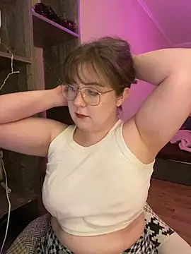 Snapshot of cinnabon_ chatting on January 13, 8:04 pm cinnabon online show from January 13, 8:04 pm