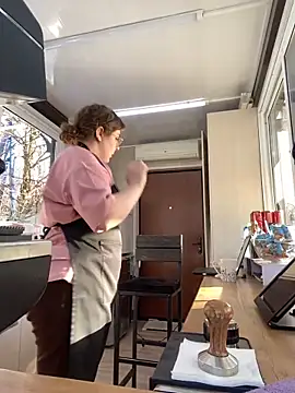 Snapshot of cinnabon_ chatting on January 28, 12:00 pm cinnabon online show from January 28, 12:00 pm