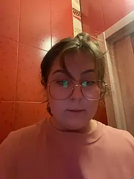 Snapshot of cinnabon_ chatting on January 28, 4:41 pm cinnabon online show from January 28, 4:41 pm