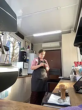 Snapshot of cinnabon_ chatting on January 29, 11:41 am cinnabon online show from January 29, 11:41 am