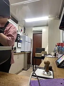 Snapshot of cinnabon_ chatting on January 30, 5:28 pm cinnabon online show from January 30, 5:28 pm