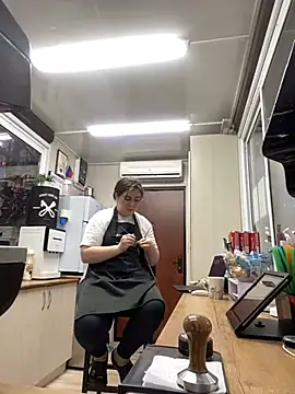 Snapshot of cinnabon_ chatting on February 5, 2:37 pm cinnabon online show from February 5, 2:37 pm