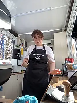 Snapshot of cinnabon_ chatting on February 23, 9:55 am cinnabon online show from February 23, 9:55 am