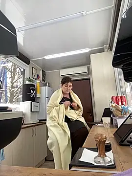 Snapshot of cinnabon_ chatting on February 24, 11:43 am cinnabon online show from February 24, 11:43 am