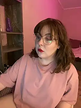 Snapshot of cinnabon_ chatting on February 24, 3:42 pm cinnabon online show from February 24, 3:42 pm