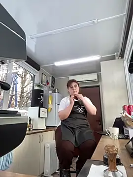 Snapshot of cinnabon_ chatting on March 1, 2:23 pm cinnabon online show from March 1, 2:23 pm