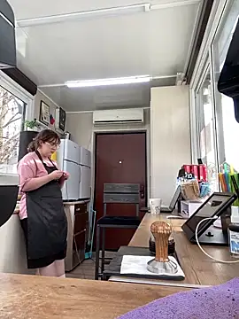 Snapshot of cinnabon_ chatting on March 14, 12:18 pm cinnabon online show from March 14, 12:18 pm