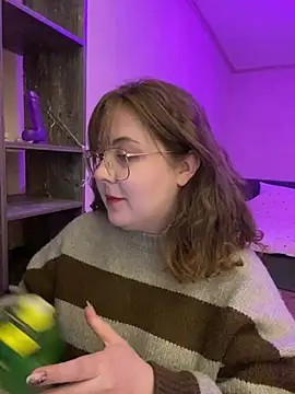 Snapshot of cinnabon_ chatting on March 20, 4:09 pm cinnabon online show from March 20, 4:09 pm