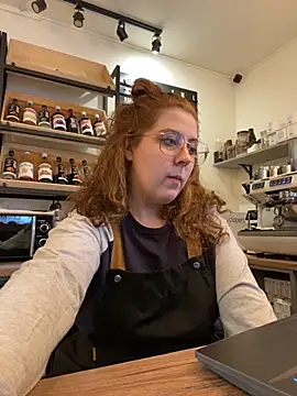 Snapshot of cinnabon_ chatting on September 13, 3:01 pm cinnabon online show from September 13, 3:01 pm